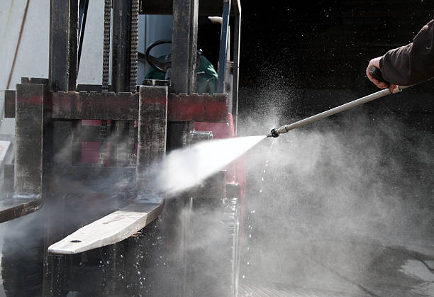 Best Deck Cleaning Services  in Lorenz Park, NY